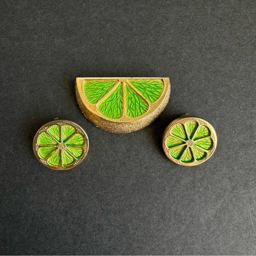 Napier Lime Slice Brooch & Earrings Set Green Gold Fruit Jewelry Vintage Clip On